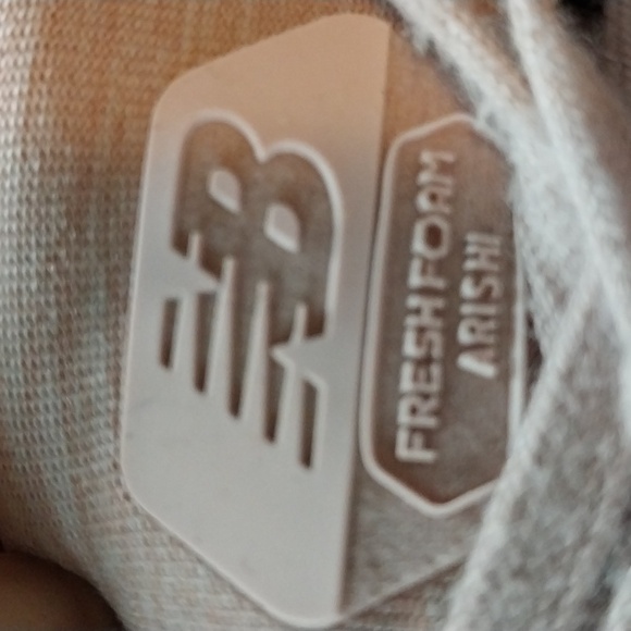 New balance tennis shoes 7.5 - Picture 4 of 6